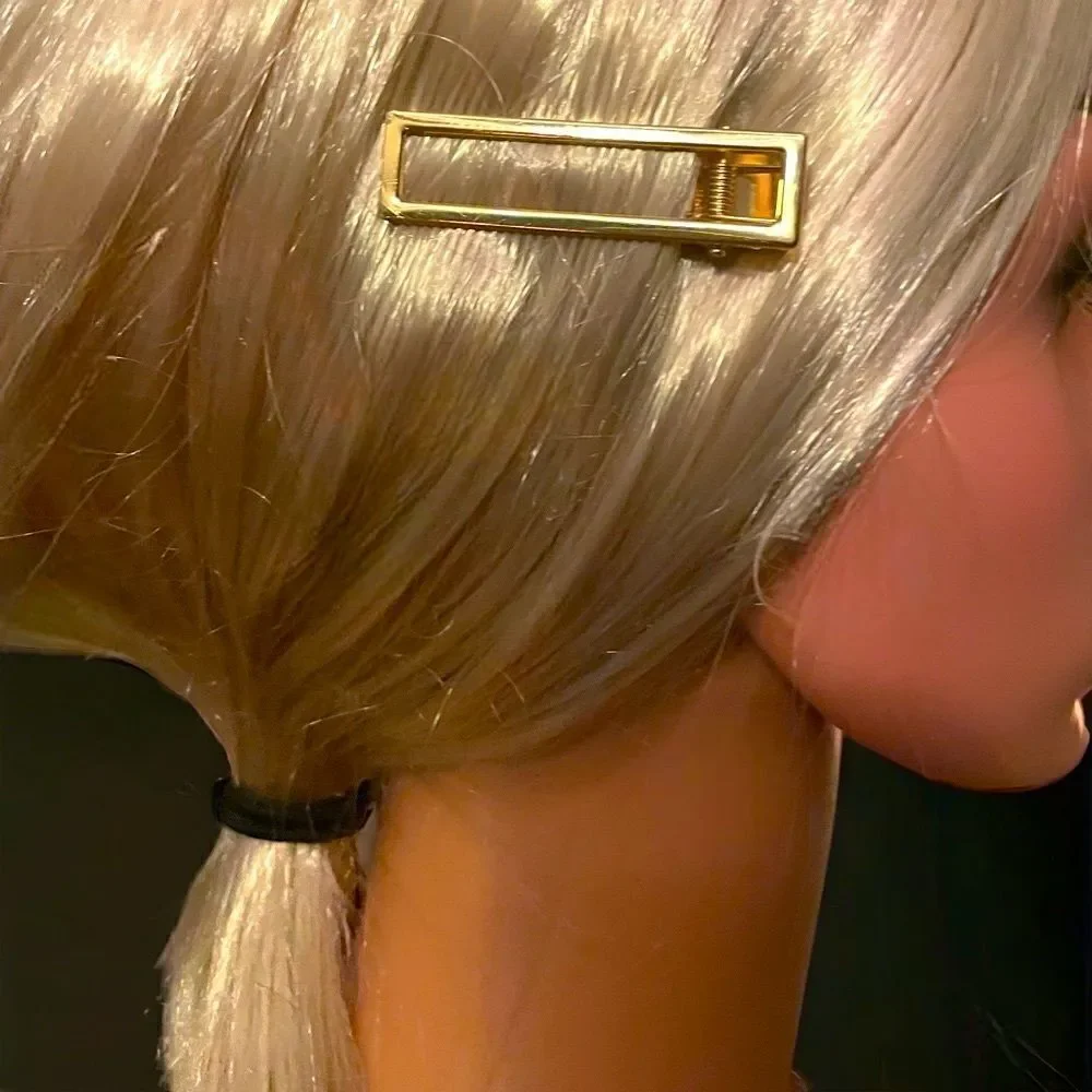 N/A gold barrette